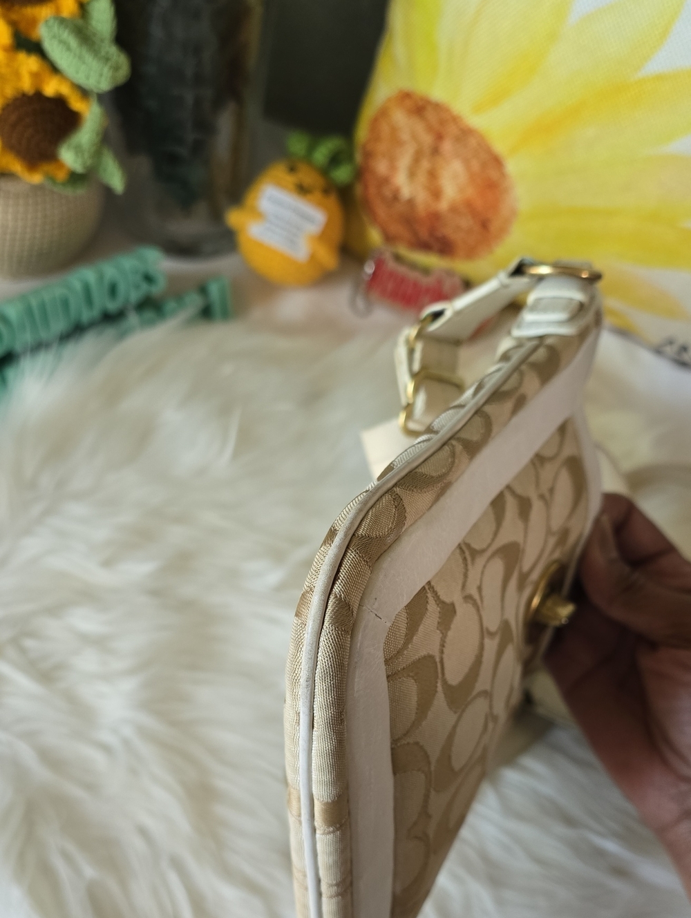 Coach SIG C's Crossbody Bag with turnlock And White Trim - Picture 7 of 13